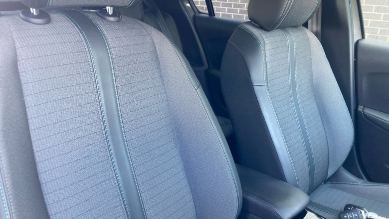 Peugeot 208 1.2 PureTech 100 Allure Premium + 5dr Petrol Hatchback